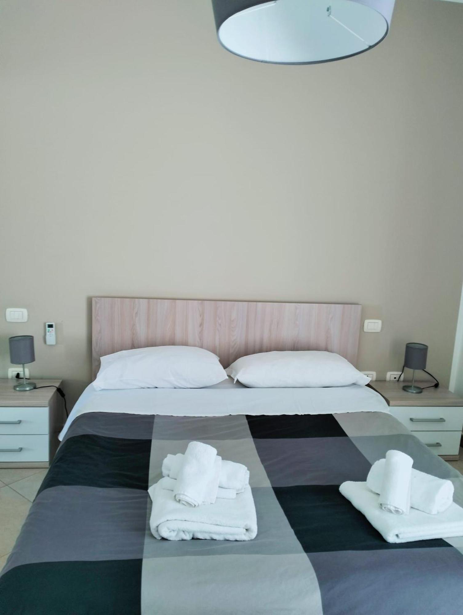 Red Luxury In Borgo Guardiola Near Cefalu Mandra Capreria Exterior foto